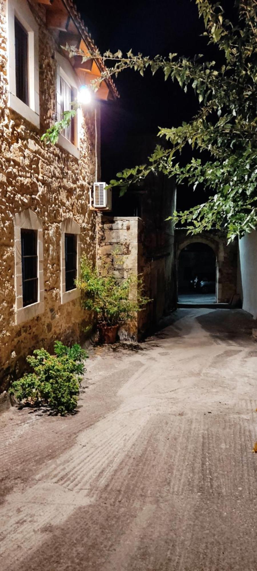 Villa Sofita With Tzakouzi Maroulás Buitenkant foto